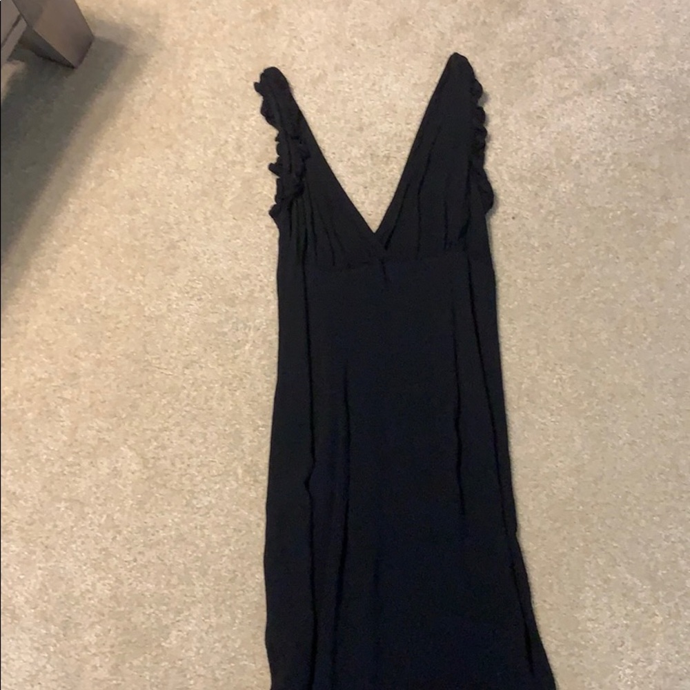 black v neck maxi dress